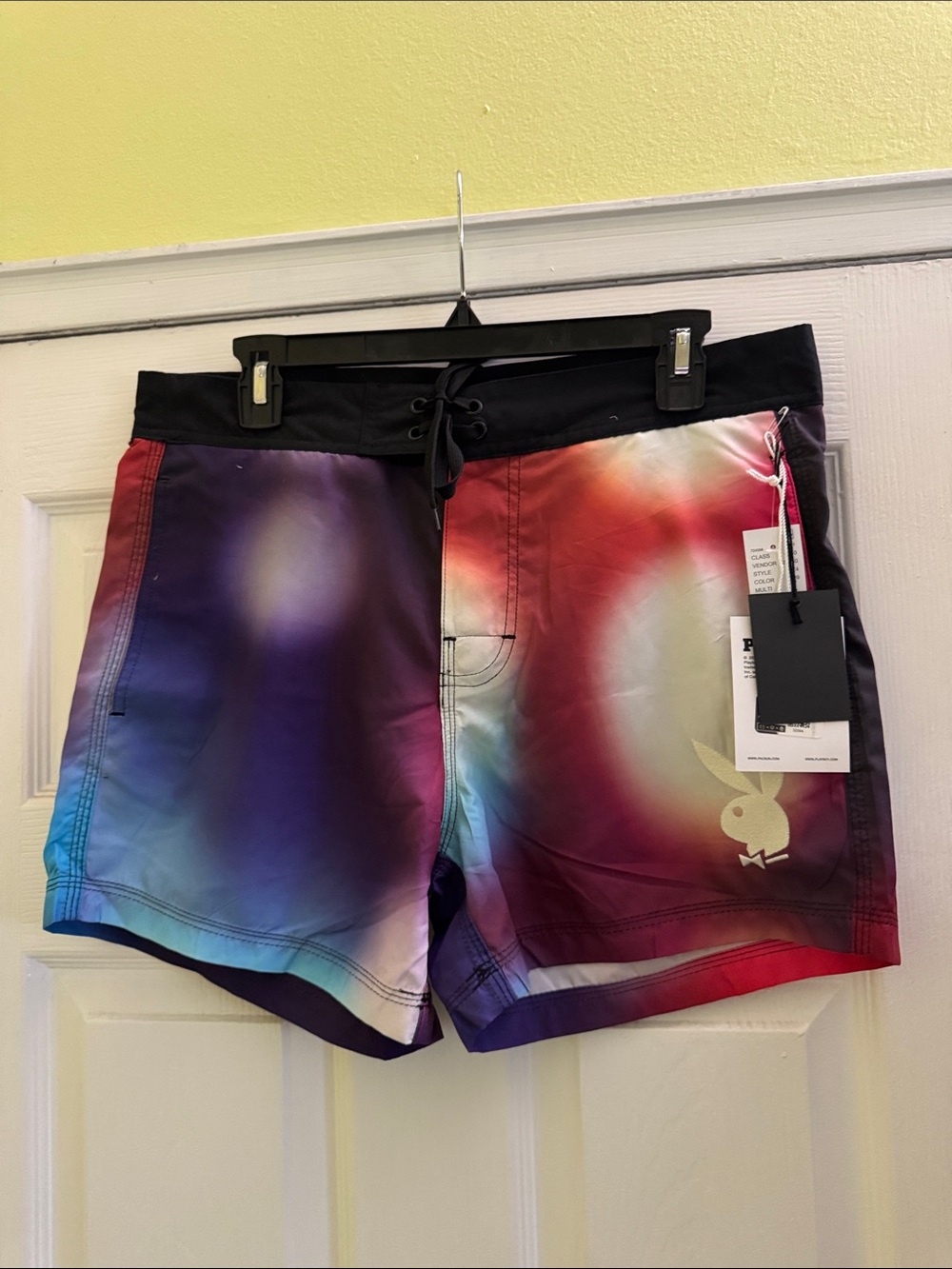 NWT MEN’s PLAYBOY Multicolor 4” Swim Shorts with Black Waistband size 32